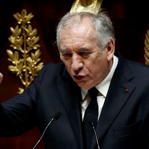 "Les lacunes de François Bayrou face aux attentes économiques"