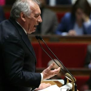 "Réforme des retraites : le grand "conclave" de François Bayrou, une méthode inédite et radicale"