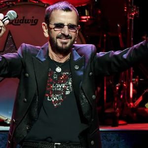 "Ringo Starr organise un concert pour soutenir les victimes des incendies à Los Angeles"