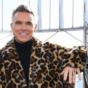 "Scandale royal : pourquoi Robbie Williams a refusé de chanter lors du couronnement de Charles III"