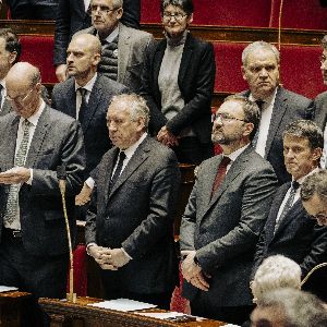 "Victoire inattendue : le gouvernement renonce aux 4 000 suppressions de postes d'enseignants"