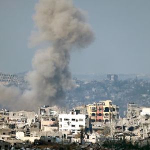 "Alerte ! Gaza sous les bombardements : Israël frappe 50 cibles, le Hamas inquiet pour les otages"