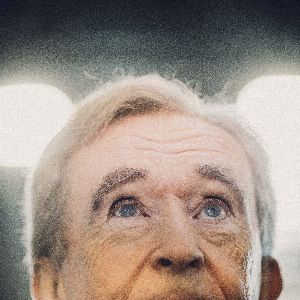 "Bernard Arnault prévoit d'acquérir L’Opinion et l’Agefi : une consolidation du Monopoly des médias"