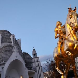 "Christian Estrosi lance une souscription pour sauver la statue de Jeanne d'Arc à Nice"