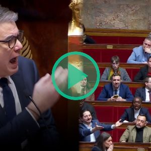 "Divorce politique à l'Assemblée : le Parti socialiste refuse la motion de censure, se dissociant de la gauche radicale"