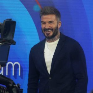 "Incroyable : David Beckham métamorphosé sur un plateau télévisé"