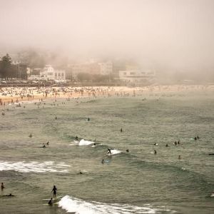 "Incroyable découverte à Sydney : plages évacuées à cause de mystérieuses boules grises"