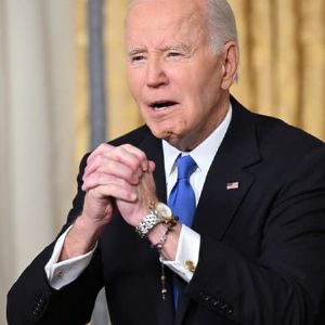 Joe Biden tire la sonnette d'alarme sur l'oligarchie en Amérique