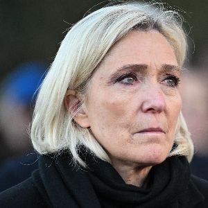 "Scandale au Rassemblement national : la réhabilitation politique de Jean-Marie Le Pen fait polémique"