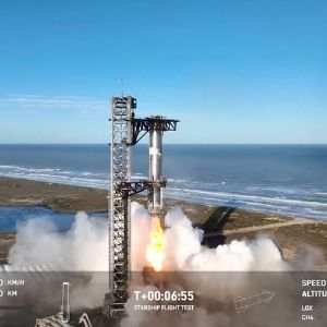 "SpaceX : succès spectaculaire en récupérant le propulseur de la mégafusée Starship, mais perte de contact avec le second étage"