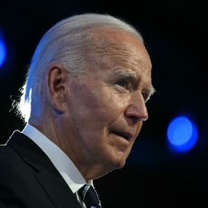 "Alerte de Biden : les multimilliardaires prennent le contrôle du système avant le retour de Trump"