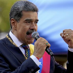 "Découvrez les critiques acerbes de Maduro envers Le Point lors d'une interview"