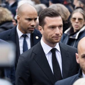 "Émotion forte à la messe en hommage à Jean-Marie Le Pen : Nolwenn retrouve son ex, Jordan Bardella"