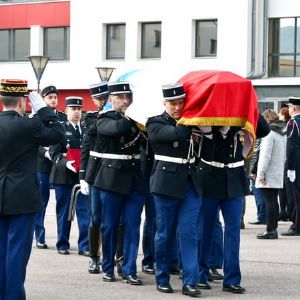 "Émouvant hommage au lieutenant-colonel Pierre Bichon, disparition tragique à 54 ans"