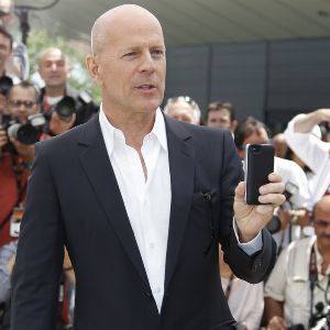 "Incroyable : Bruce Willis fait une apparition poignante malgré sa démence"