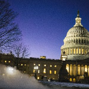 "Incroyable ! Donald Trump déplace la cérémonie d'investiture en raison d'un froid polaire"