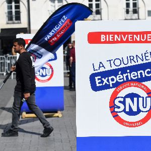 "Le Service national universel menacé : le vote du Sénat remet en cause le projet cher à Macron"