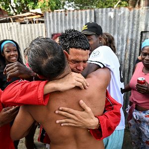 "Libération massive de prisonniers politiques à Cuba : conséquences du retrait américain de la liste noire"