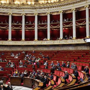 "Scandale politique : pourquoi ces élus socialistes ont voté contre Bayrou et la coalition de gauche"