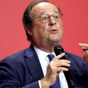 "François Hollande révèle le secret des socialistes jusqu'en 2027 !"