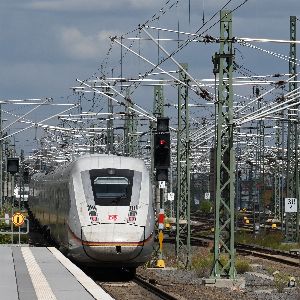 Incroyable : un homme survit à un voyage extérieur de 30 km sur un TGV en Allemagne à 280 km/h