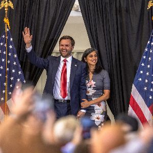 "L'étrange parcours d'Usha Vance, l'épouse atypique du vice-président J.D. Vance sous l'ère Trump"