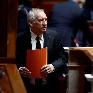 "Le mystère de la page perdue de François Bayrou enfin révélé !"