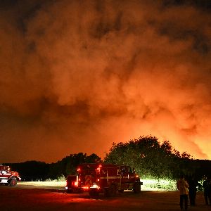 "Alerte aux incendies à Los Angeles : vents violents de Santa Ana attendus"