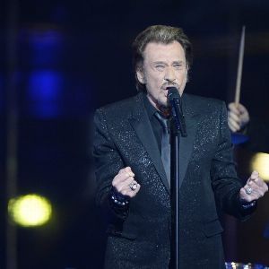 "Incroyable révélation sur la nationalité de Johnny Hallyday qui secoue Quelle époque"