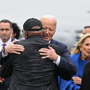 "Le dernier déplacement symbolique de Joe Biden avant l'investiture de Donald Trump"