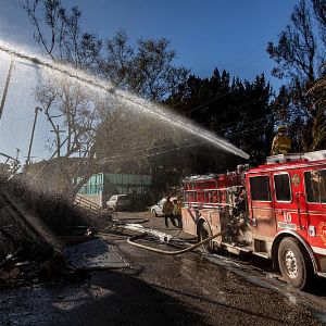 "Scandale à Los Angeles : un millionnaire privilégie ses biens pendant les incendies"