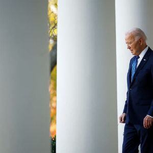 "Scandales, déceptions, impopularité : la chute de Joe Biden après la victoire de Donald Trump"