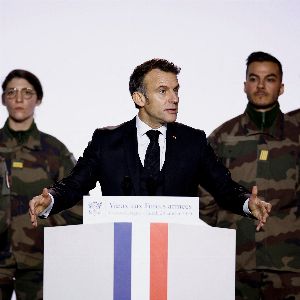 "Emmanuel Macron veut renforcer les armées avec des jeunes volontaires : quel impact sur la sécurité nationale ?"