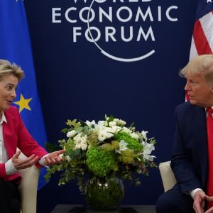 "Le face-à-face explosif entre Trump et Von der Leyen à Davos révélé en exclusivité !"