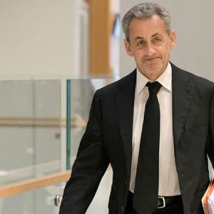 "Nicolas Sarkozy scandalisé par les questions sur sa rencontre avec Kadhafi : sa réponse choquante!"