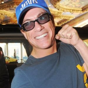 "Scandale en ligne : le compte Snapchat de Jean-Claude Van Damme détourné par d'anciens employés"