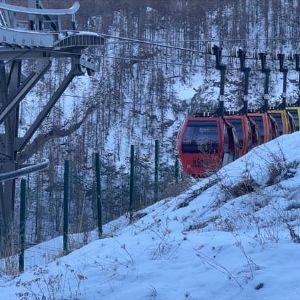 "Alerte à La Grave : saison touristique menacée par un nouveau souci technique au téléphérique"