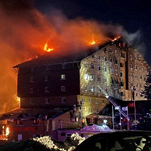 "Incendie meurtrier dans un hôtel de ski en Turquie : le bilan s'alourdit"