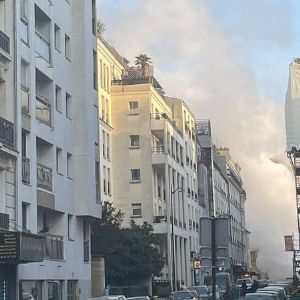 "Incroyable spectacle à Paris: un nuage de vapeur gigantesque intrigue le 15e arrondissement"