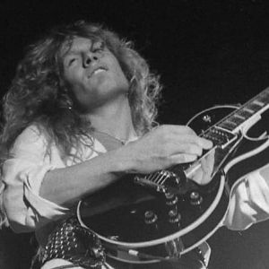 "Le guitariste John Sykes, membre de Thin Lizzy et Whitesnake, décède à 65 ans : retour sur sa carrière musicale"