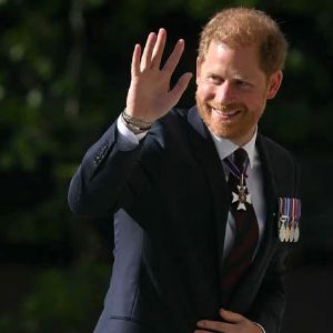 "Le prince Harry retarde le procès des tabloïds de Murdoch : vers un accord financier ?"