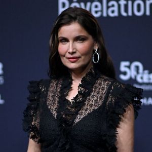 Un look glamour à petit prix : adoptez la transparence chic de Laetitia Casta cet hiver !