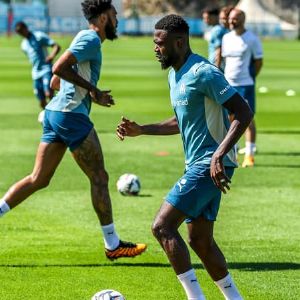 Chancel Mbemba, avocat de l'OM, dément les rumeurs d'offres de transfert