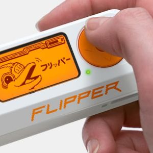 "Découvrez le Flipper Zéro, le boîtier des hackers qui fait trembler la sécurité informatique"