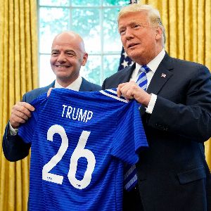 "Donald Trump : alliance stratégique avec le sport avant les grands événements sportifs aux États-Unis"