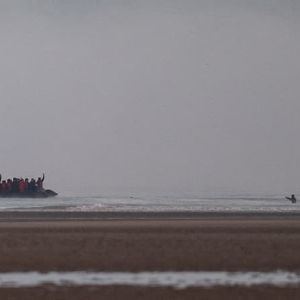 "Drame à Sangatte : découverte macabre sur la plage de la Manche"