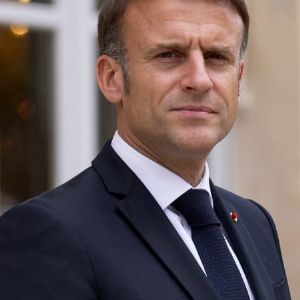 "Emmanuel Macron surprend des influenceurs en promettant le paiement au péage avec son téléphone"