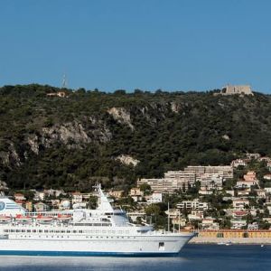 "La révolution anti-croisière débarque à Nice: le maire opte pour une stratégie touristique différente"