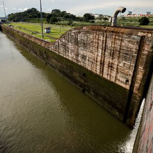 "Le contrôle du canal de Panama échappe-t-il à la Chine malgré les accusations de Trump ?"