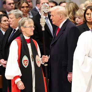 "Le coup de gueule de l'évêque Marianne Budde contre Donald Trump à la cathédrale de Washington"